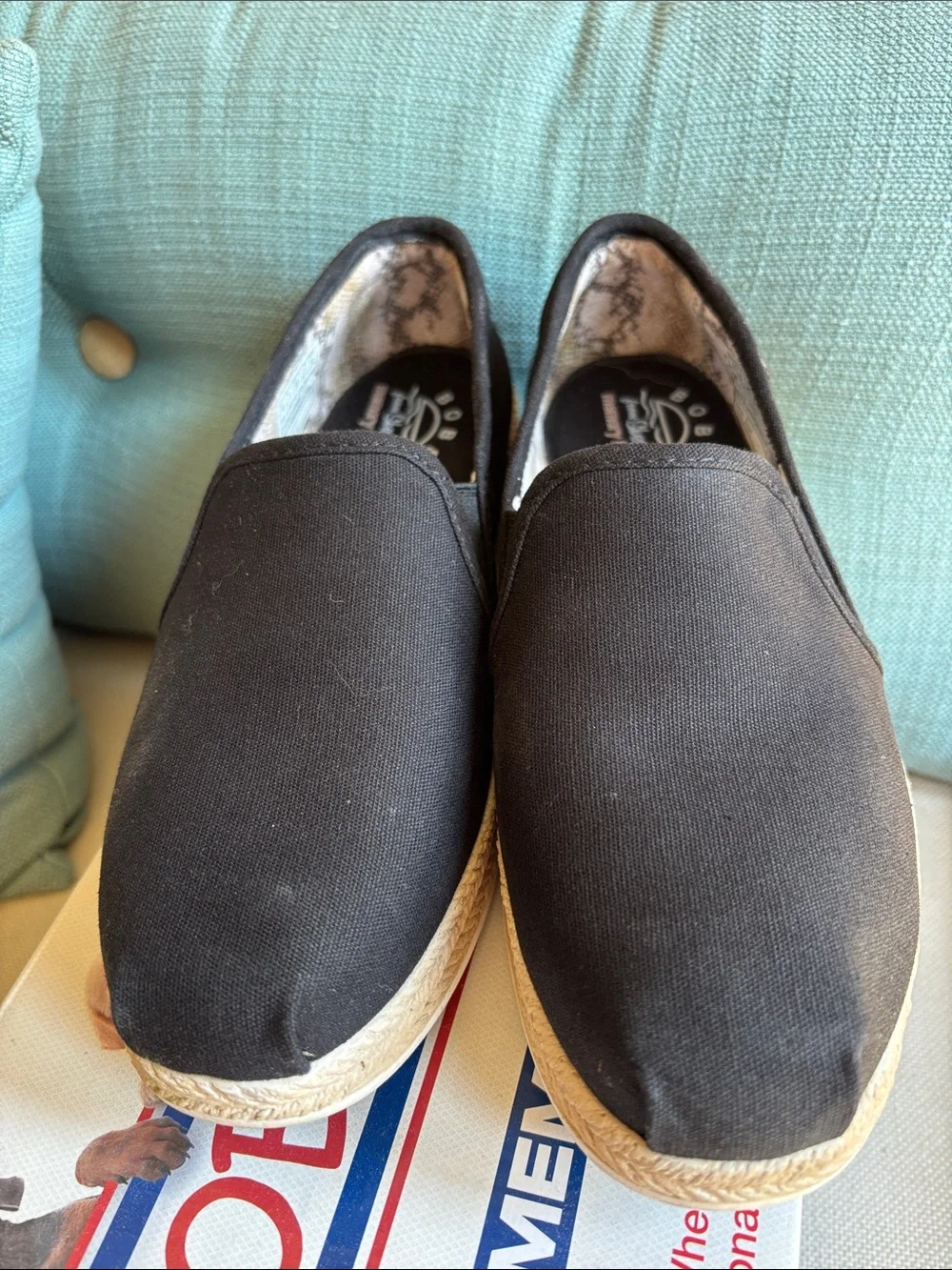 LIKE NEW BOBS from SKECHERS Wedge Espadrille, Size 6, Black, Worn Once, Comfy!